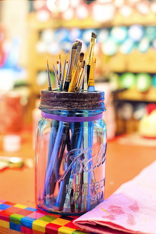 Die Magie der Pinsel in der Acrylmalerei